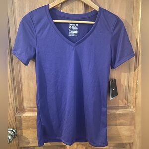 🔆 4/$25 🔆 Nike Dri-Fit Short Sleeve Purple V Neck Tee, Women’s Small